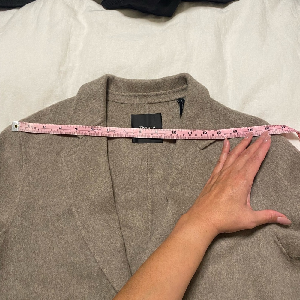 Theory Coat - Pristine Condition - Picture 5 of 9